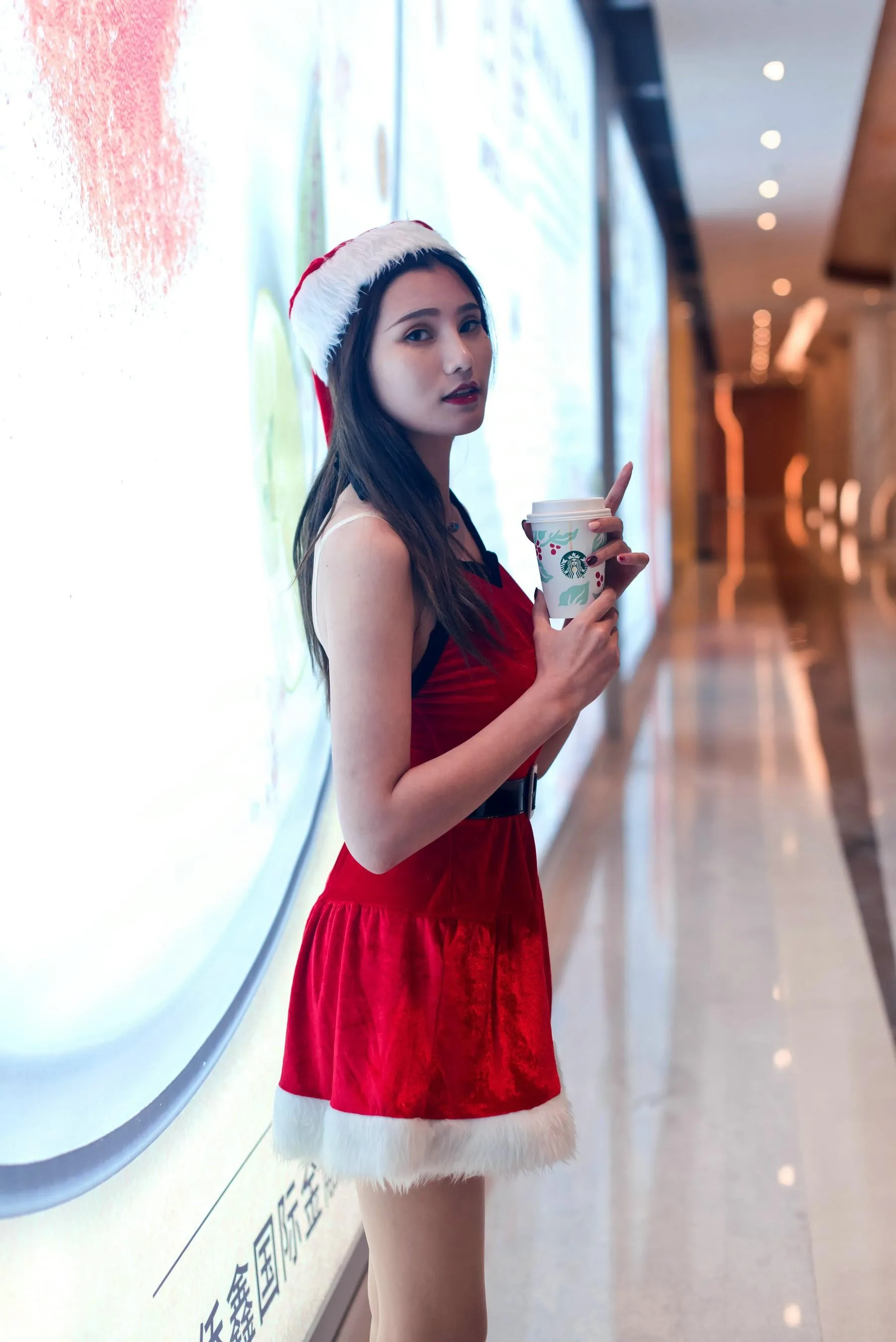 [魔镜街拍] NO.124 寒风中的极品肉丝圣诞美人婷婷 [224P]插图8